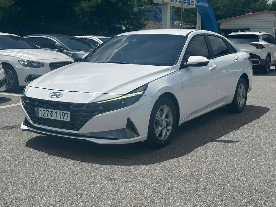 Hyundai AVANTE — фото 1