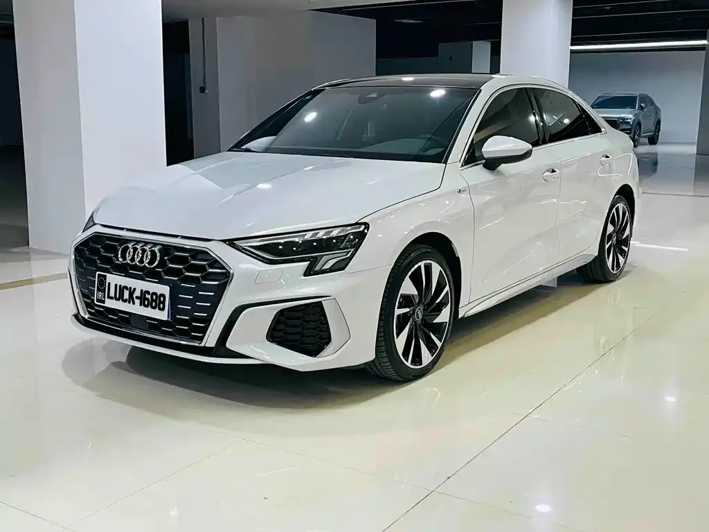 Audi A3 — фото 1