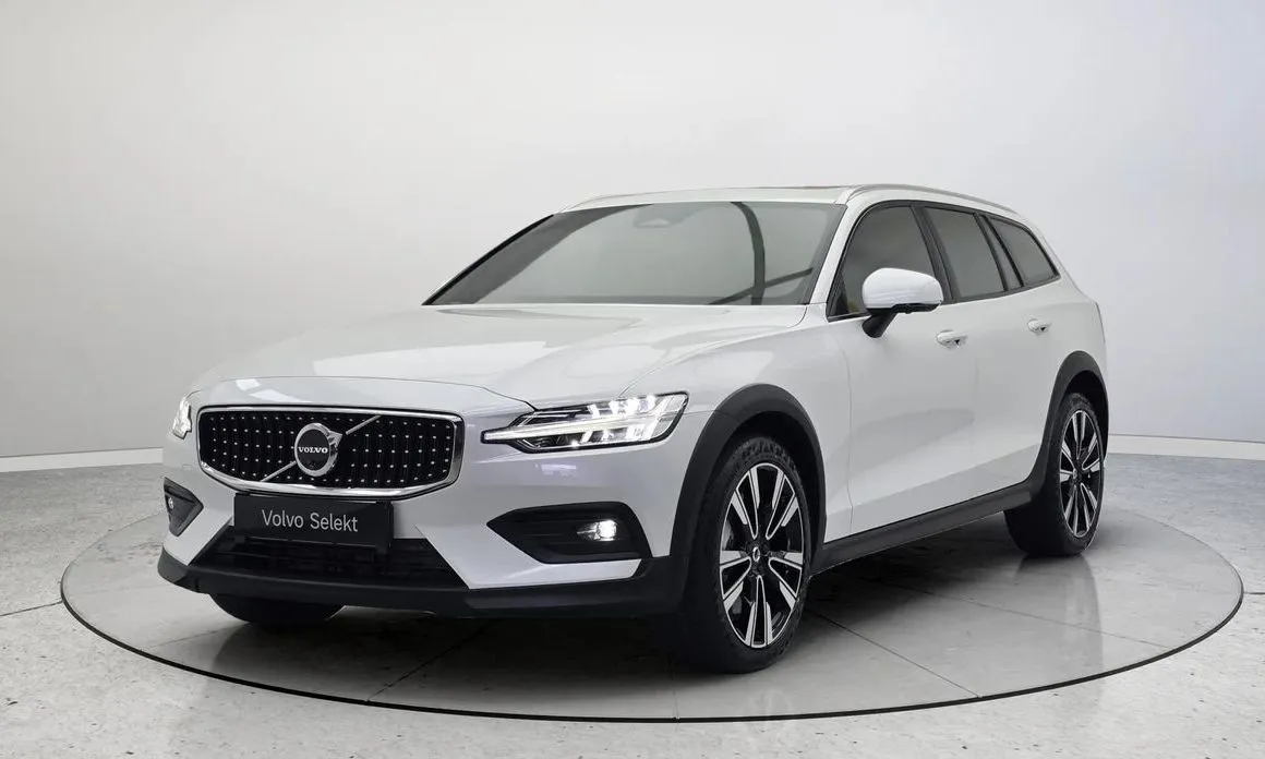 Volvo V60 — фото 1