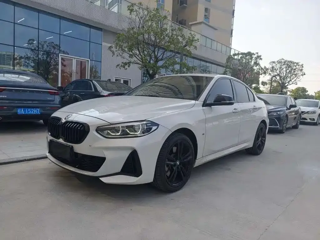 BMW 1 Series — фото 1