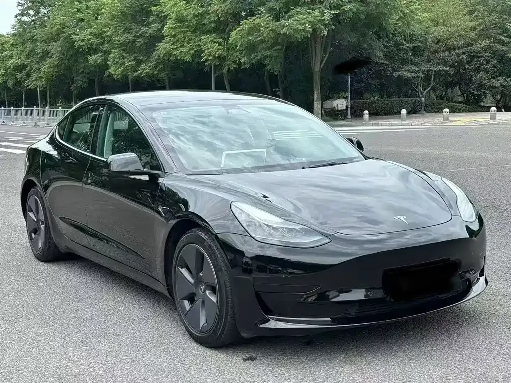 Tesla Model 3 — фото 5