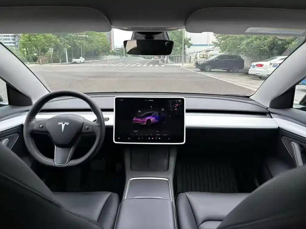 Tesla Model 3 — фото 4