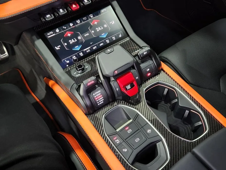 Lamborghini Urus — фото 10