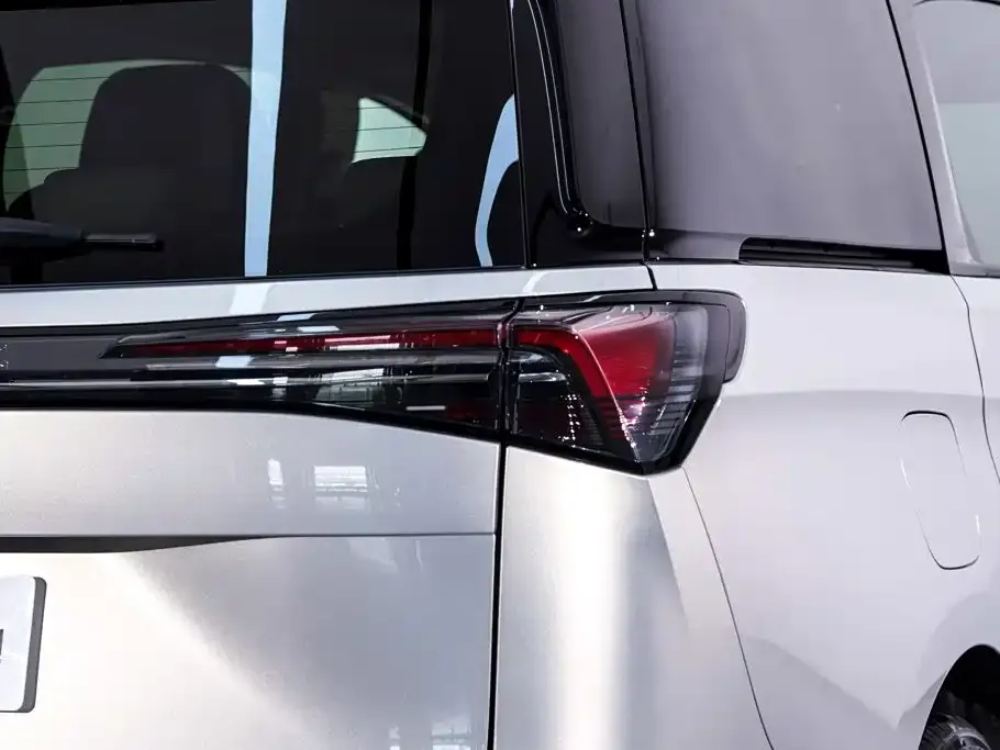 Buick GL8 Hybrid — фото 4