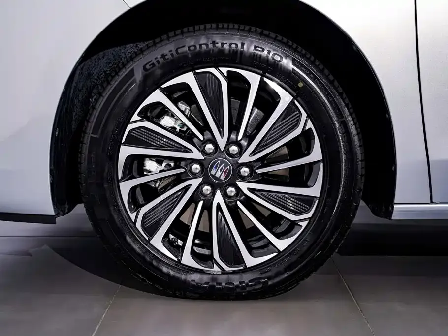 Buick GL8 Hybrid — фото 9