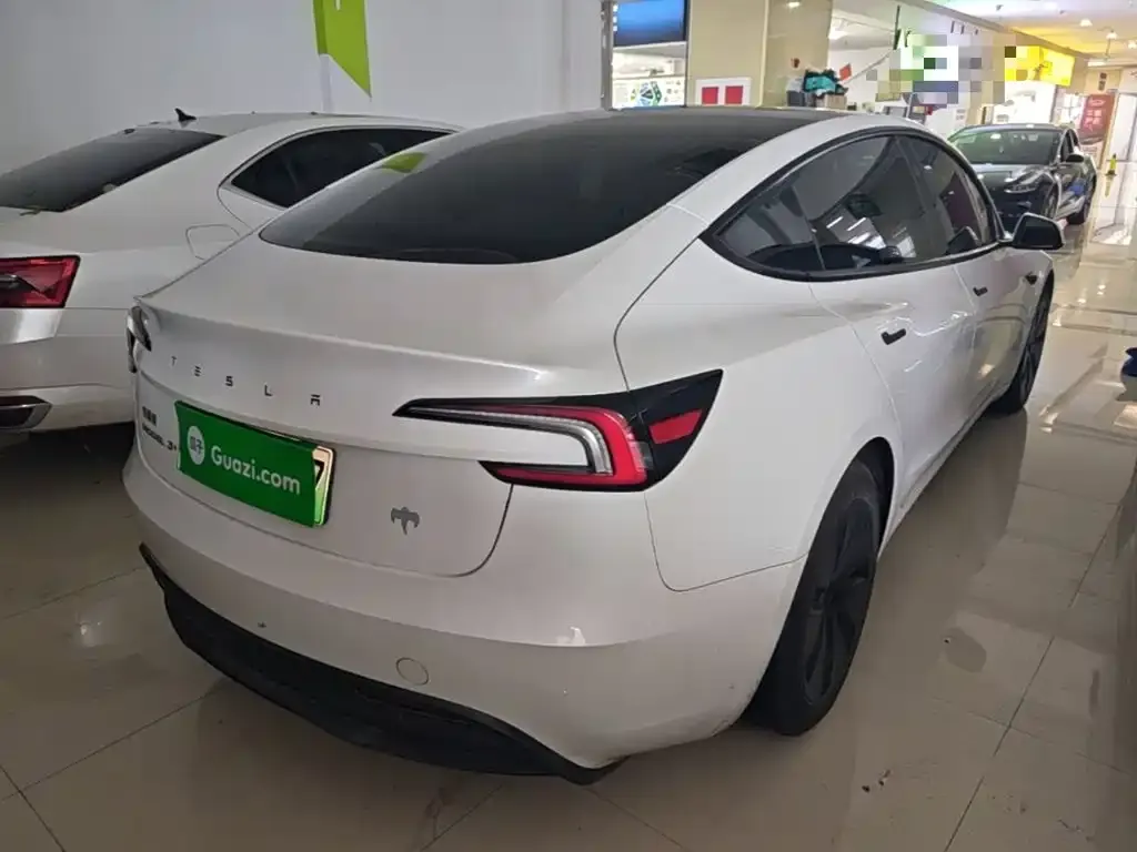 Tesla Model 3 — фото 5