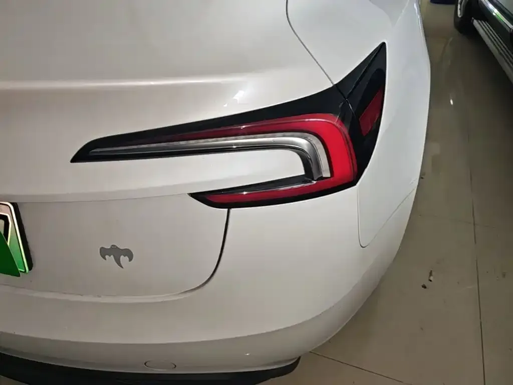 Tesla Model 3 — фото 6