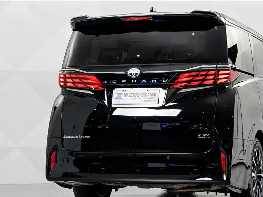 Toyota Alphard — фото 5
