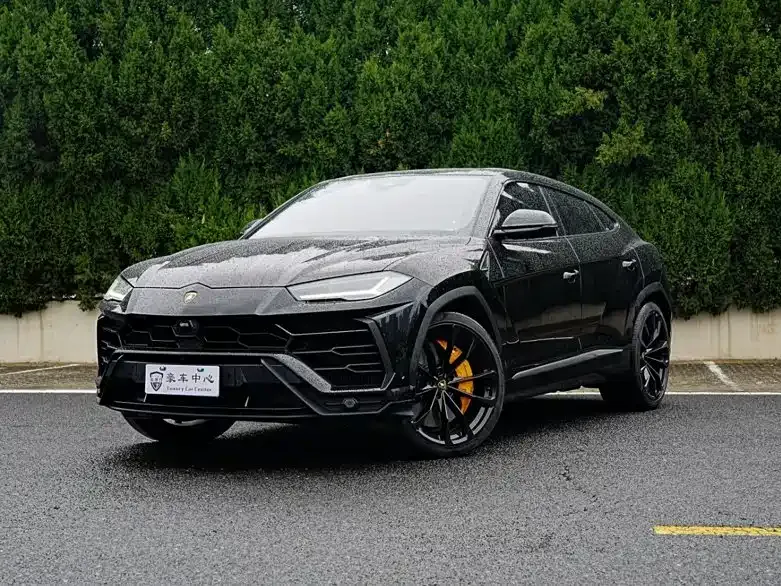 Lamborghini Urus — фото 1