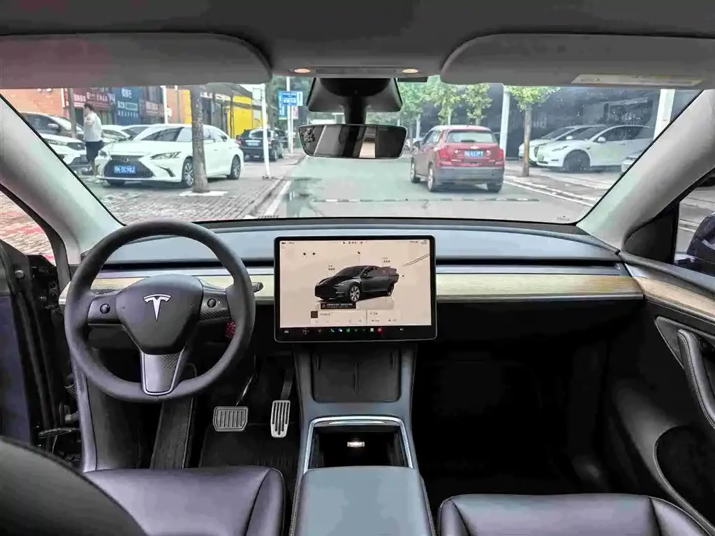 Tesla Model Y — фото 3