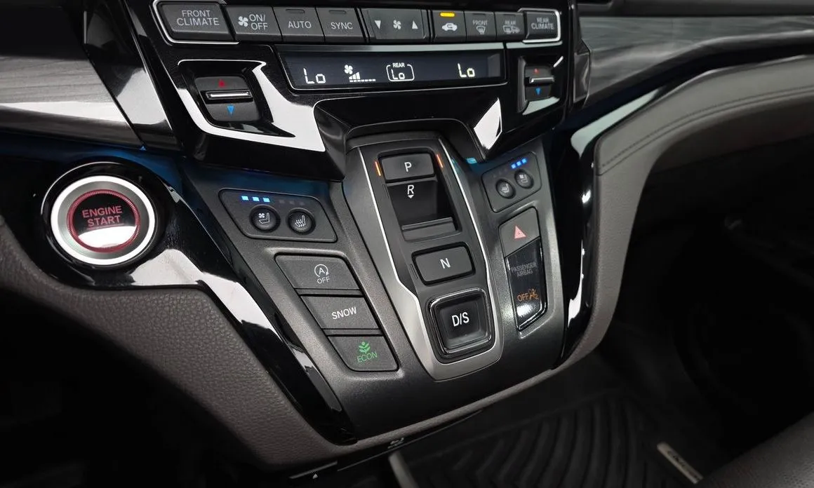 Honda Odyssey — фото 10