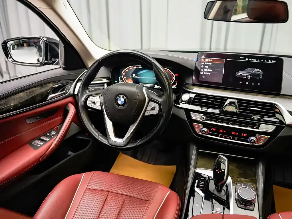BMW 5 Series — фото 9
