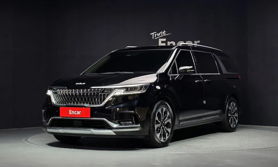 Kia Carnival — фото 1