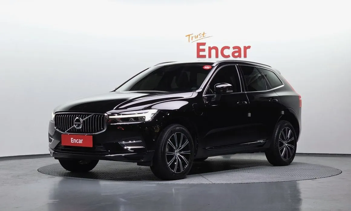 Volvo XC60 — фото 1