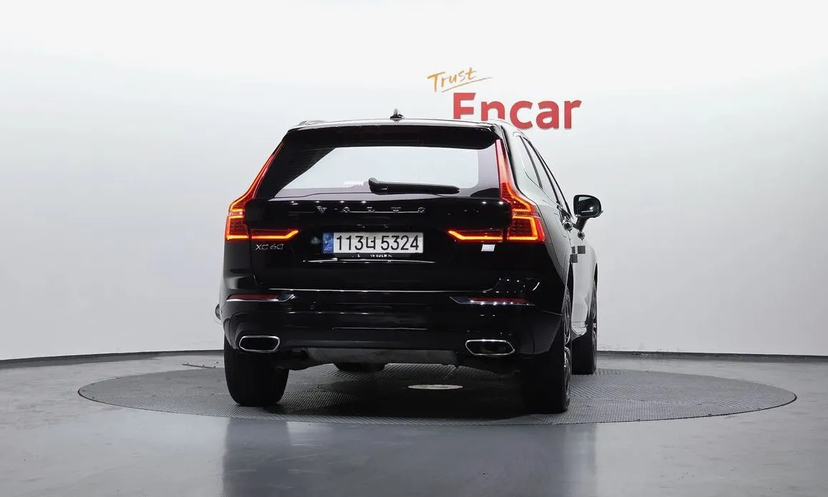 Volvo XC60 — фото 10