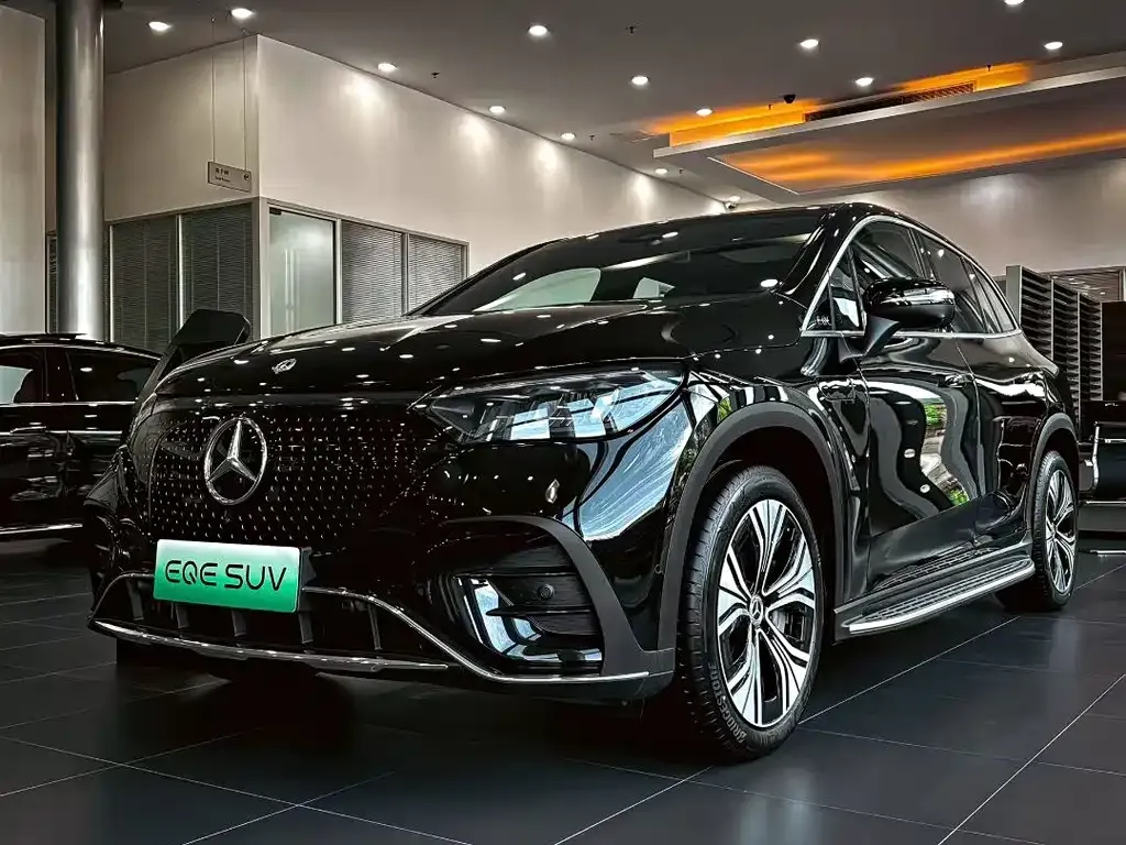 Mercedes-Benz EQE SUV — фото 1