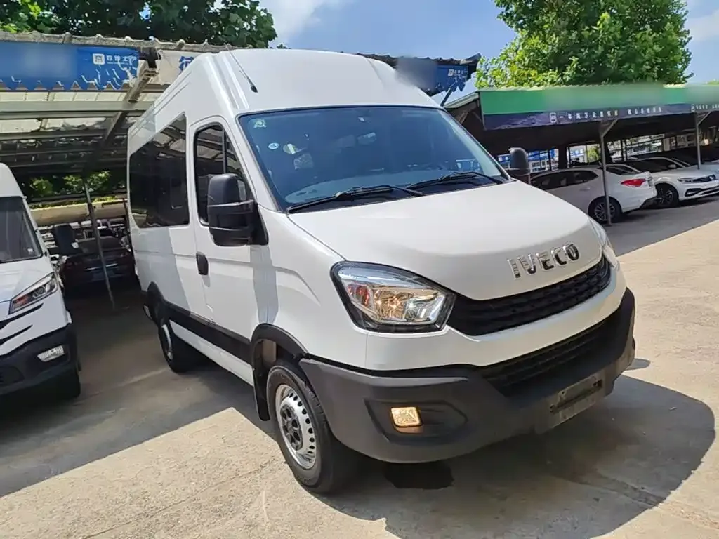 IVECO Ousheng — фото 9