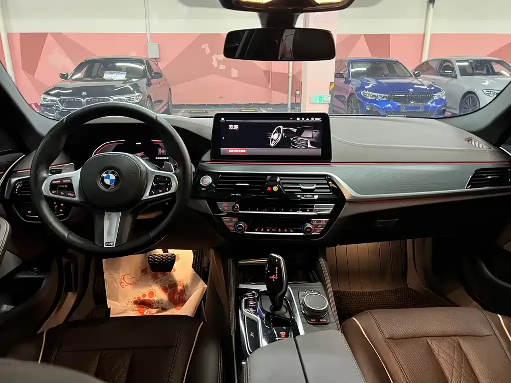 BMW 5 Series — фото 10