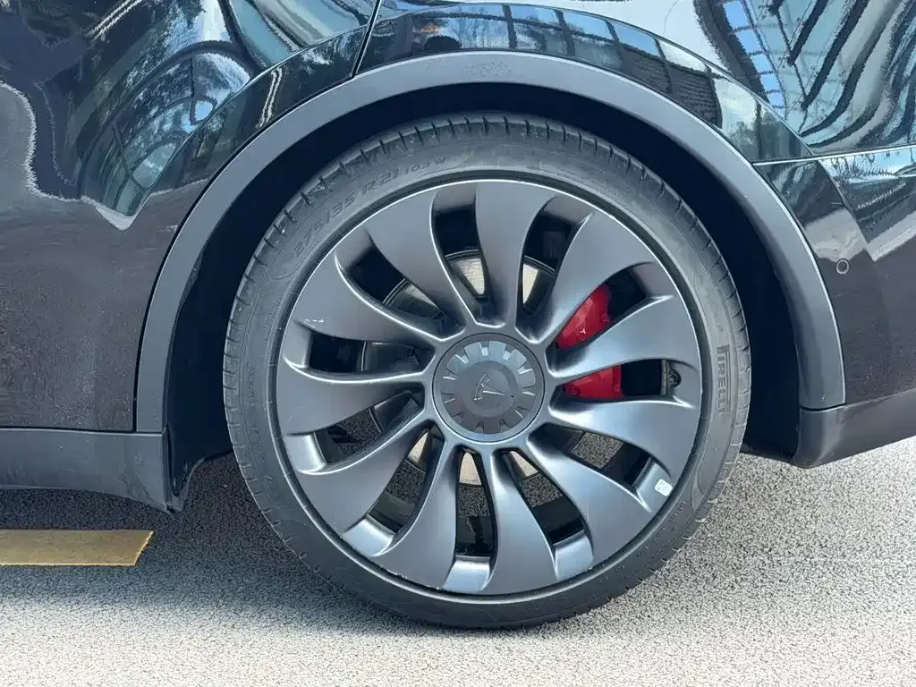 Tesla Model Y — фото 7