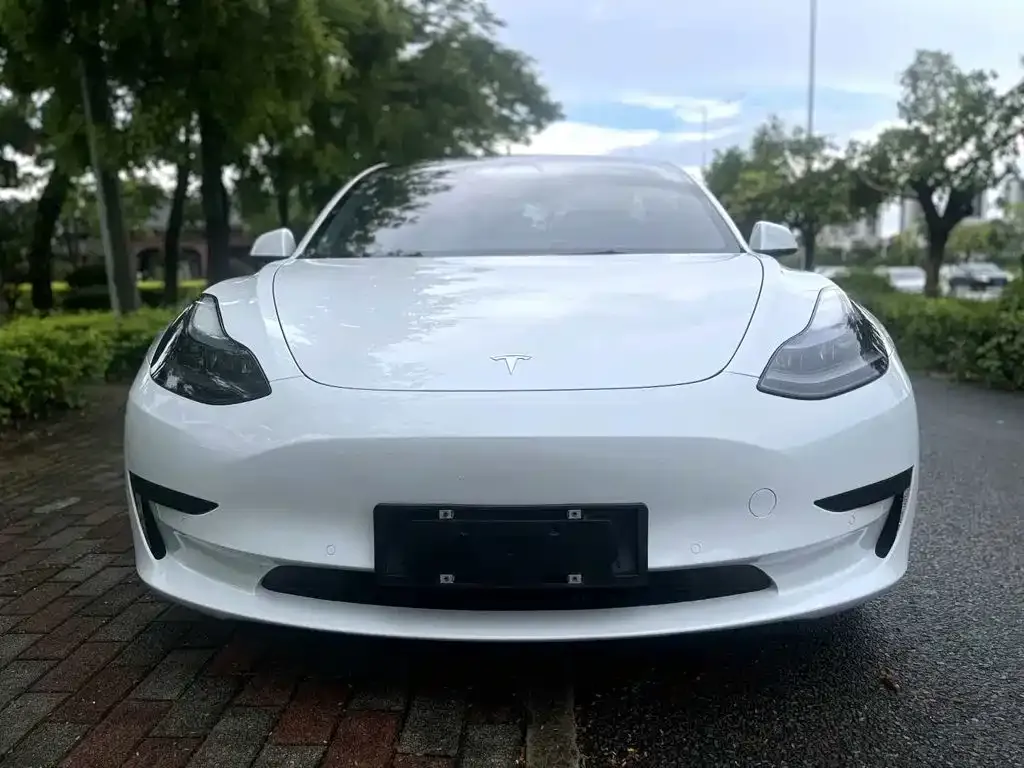 Tesla Model 3 — фото 5