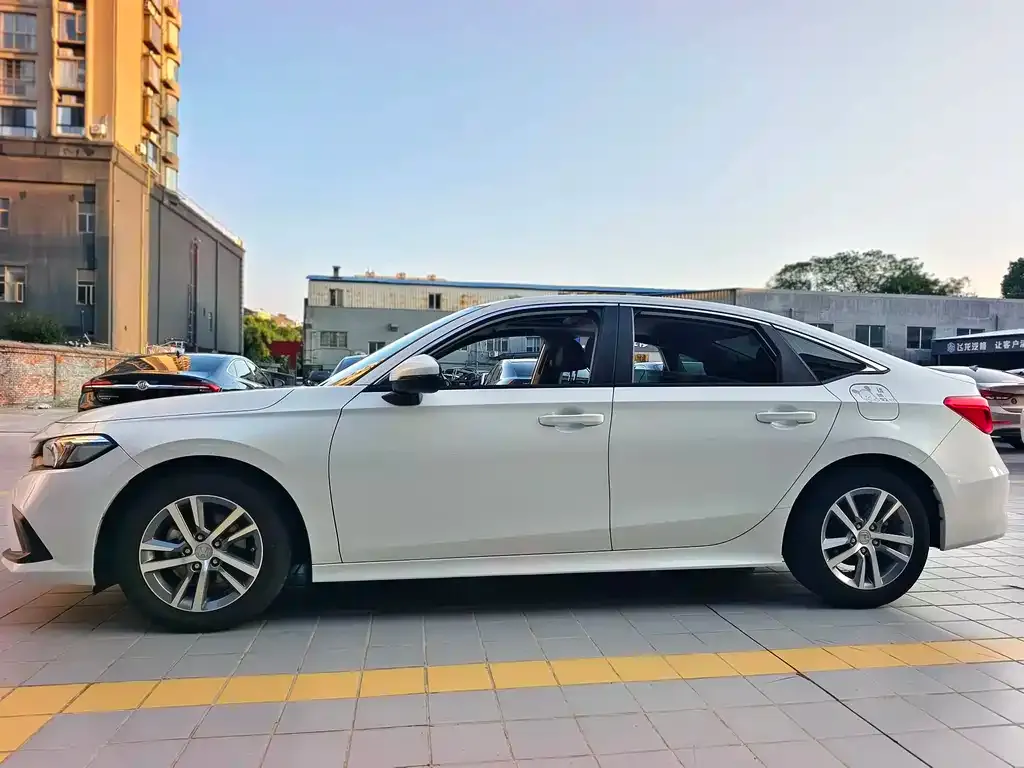 Honda Civic — фото 8