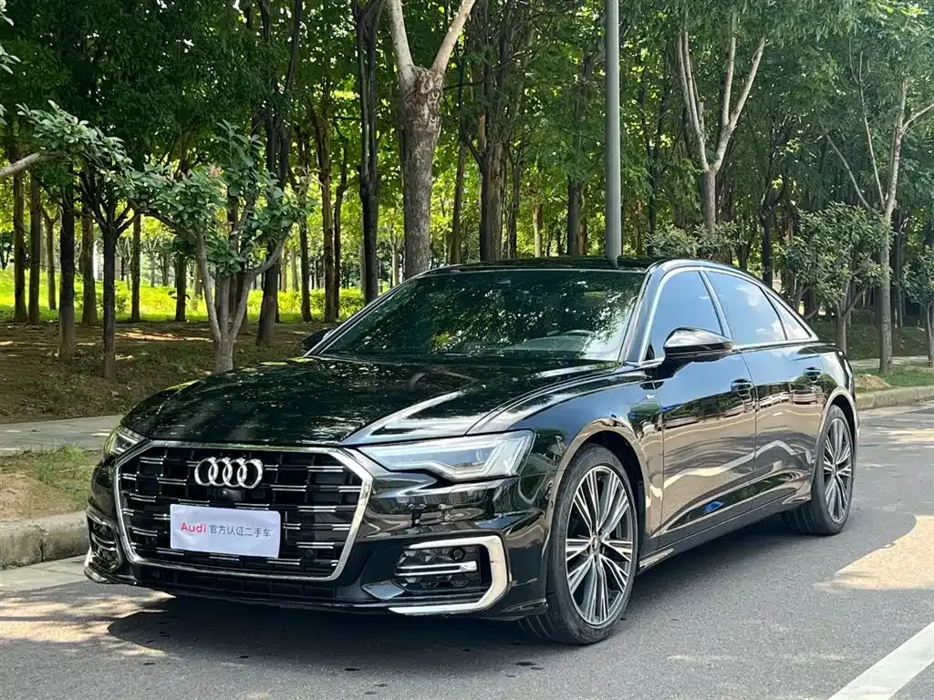 Audi A6L — фото 1