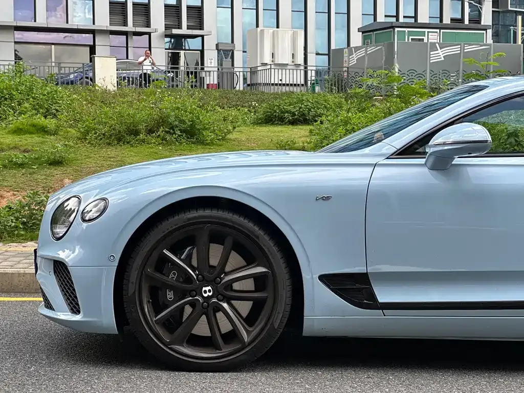 Bentley Continental — фото 5