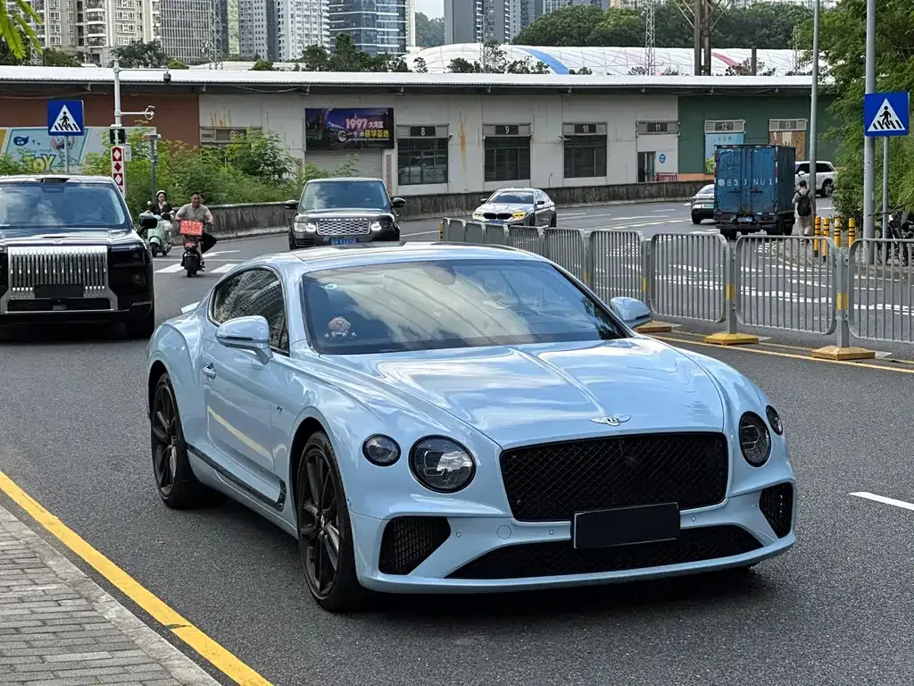 Bentley Continental — фото 8
