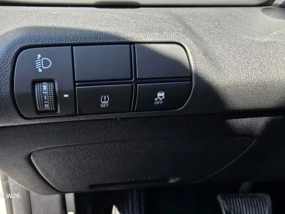 Hyundai Elantra — фото 8