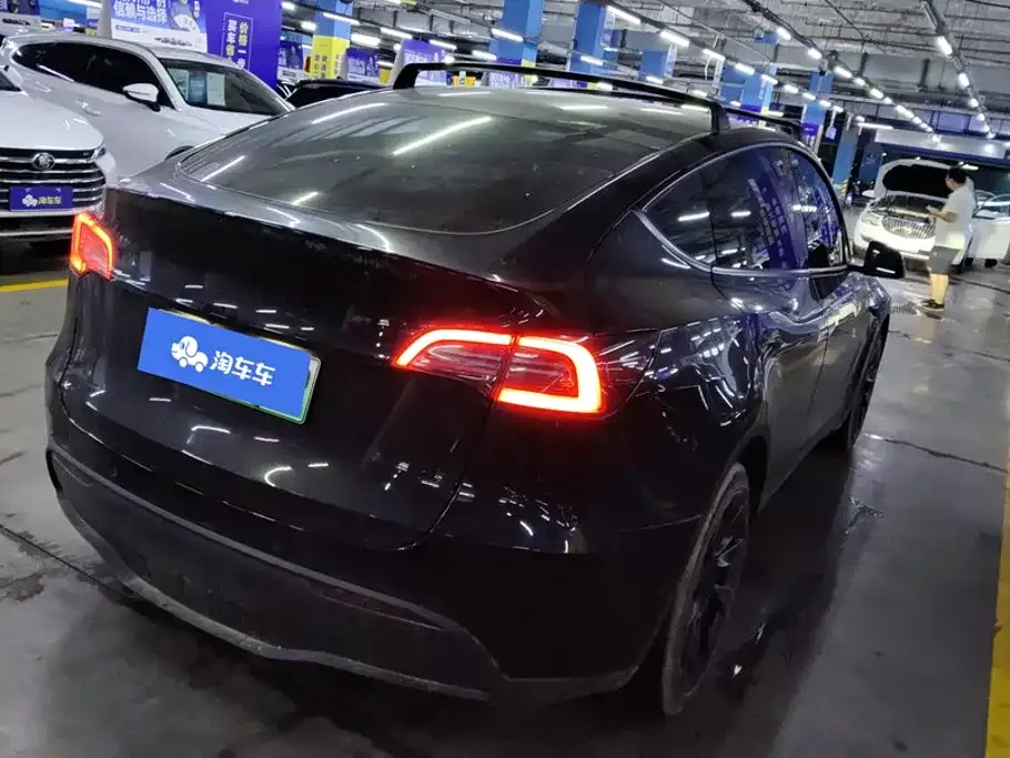 Tesla Model Y — фото 9