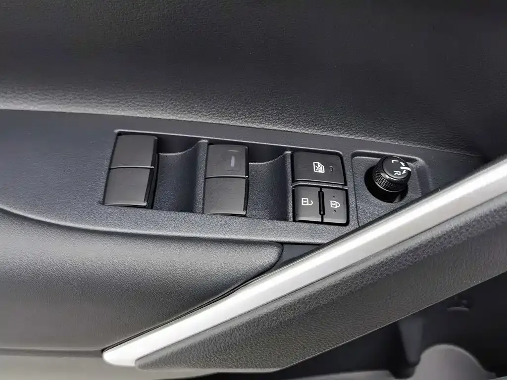 Toyota Corolla Cross — фото 8
