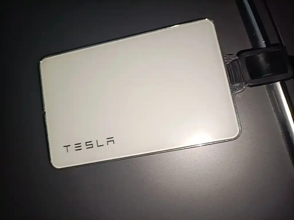 Tesla Model 3 — фото 10