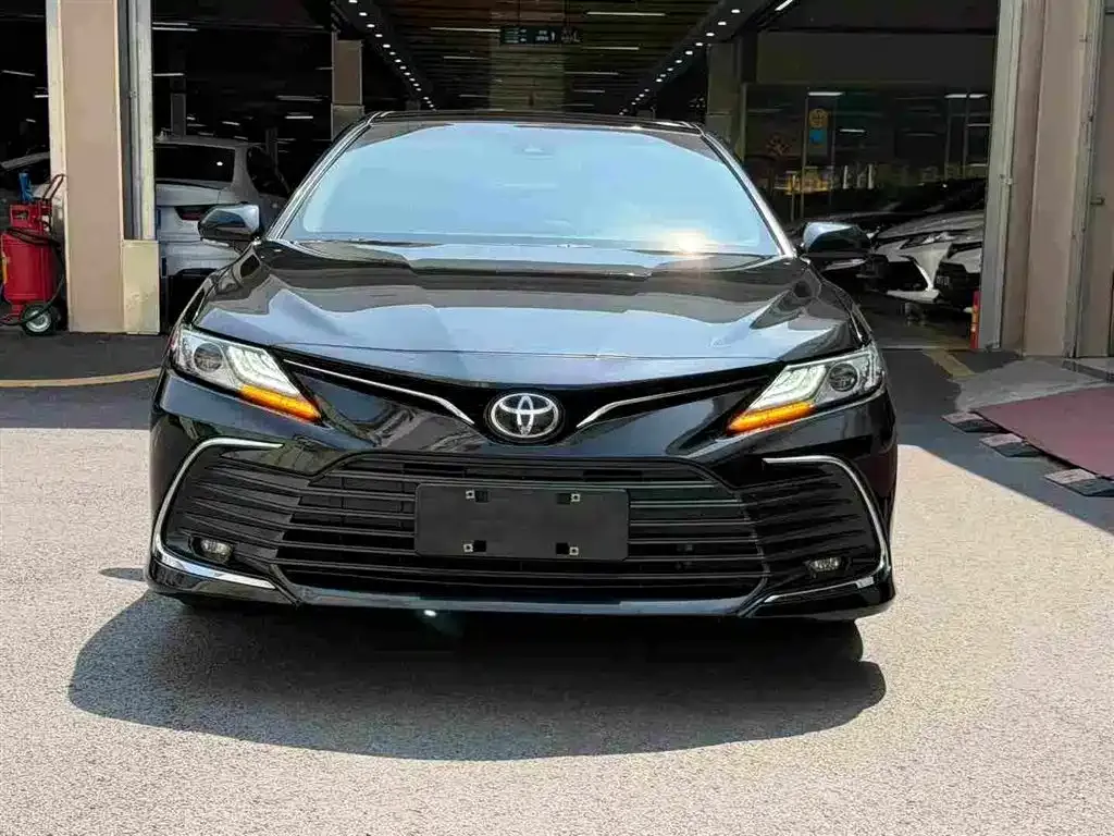 Toyota Camry — фото 7