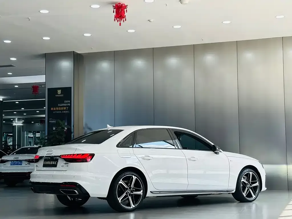Audi A4L — фото 4