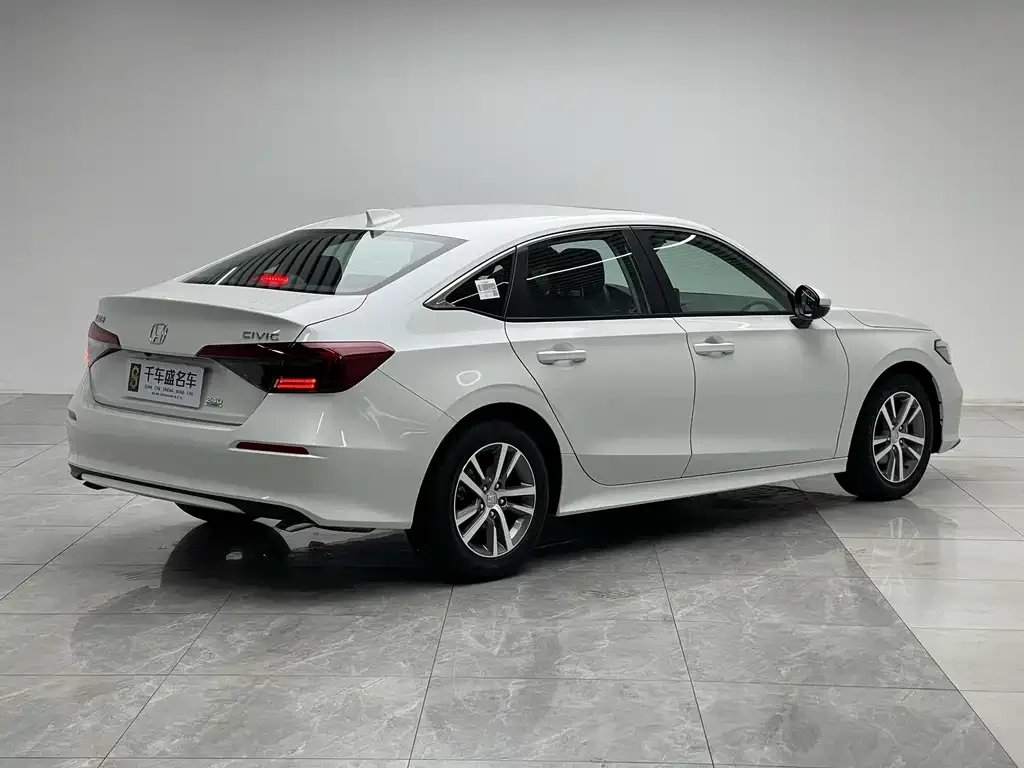 Honda Civic — фото 7