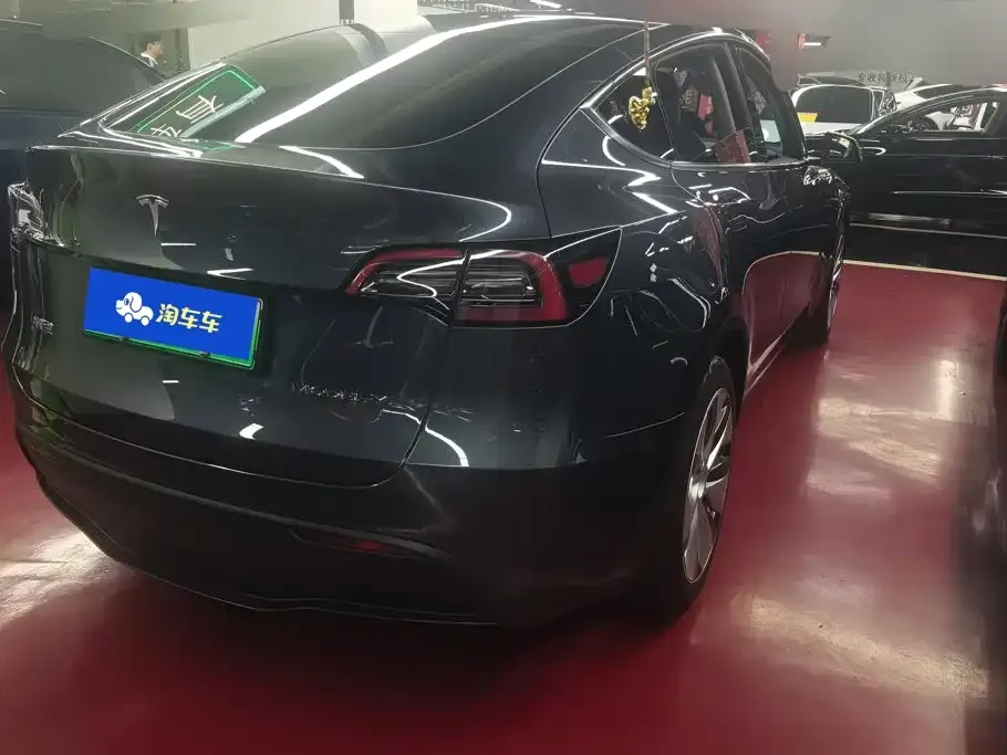 Tesla Model Y — фото 8
