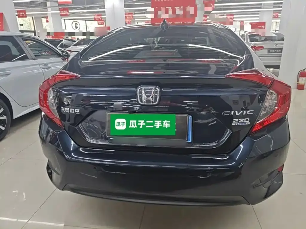 Honda Civic — фото 10