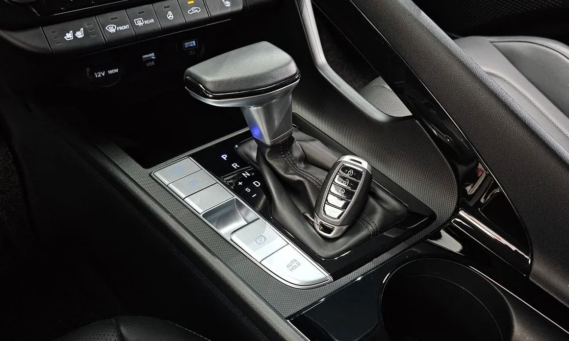 Hyundai AVANTE — фото 9