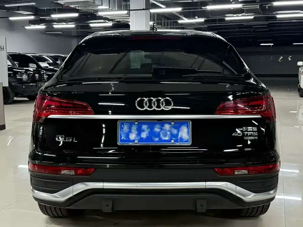 Audi Q5L Sportback — фото 7