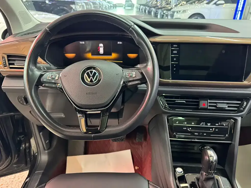 Volkswagen Tharu — фото 7