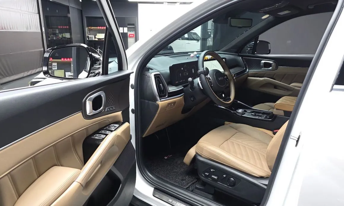 Kia Sorento — фото 8