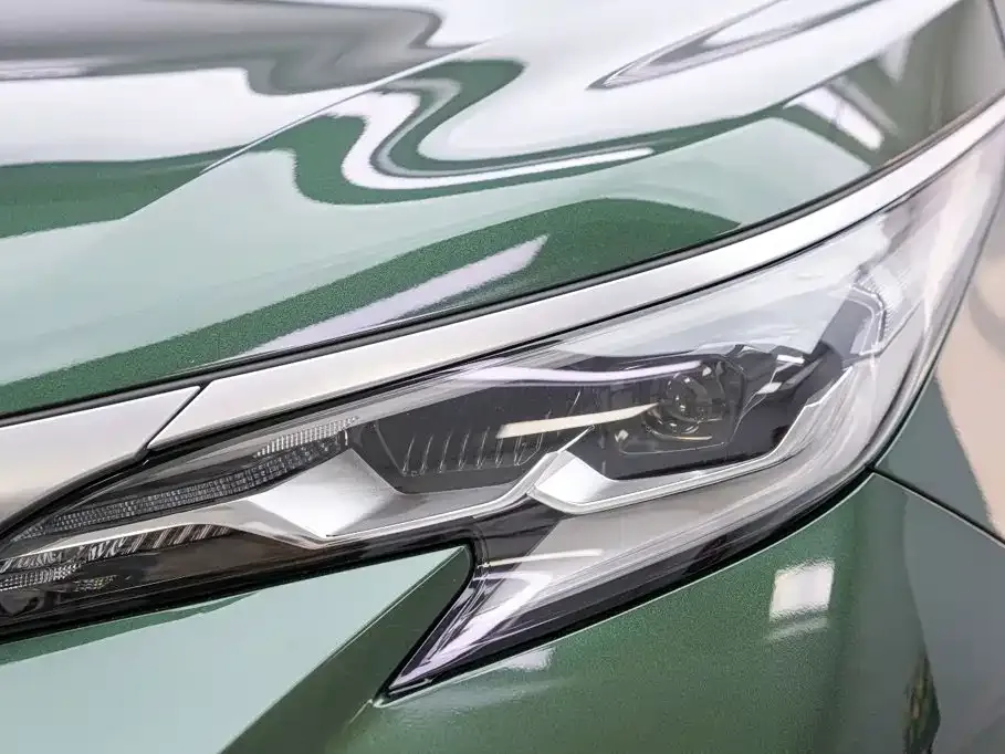 Toyota Sienna — фото 10