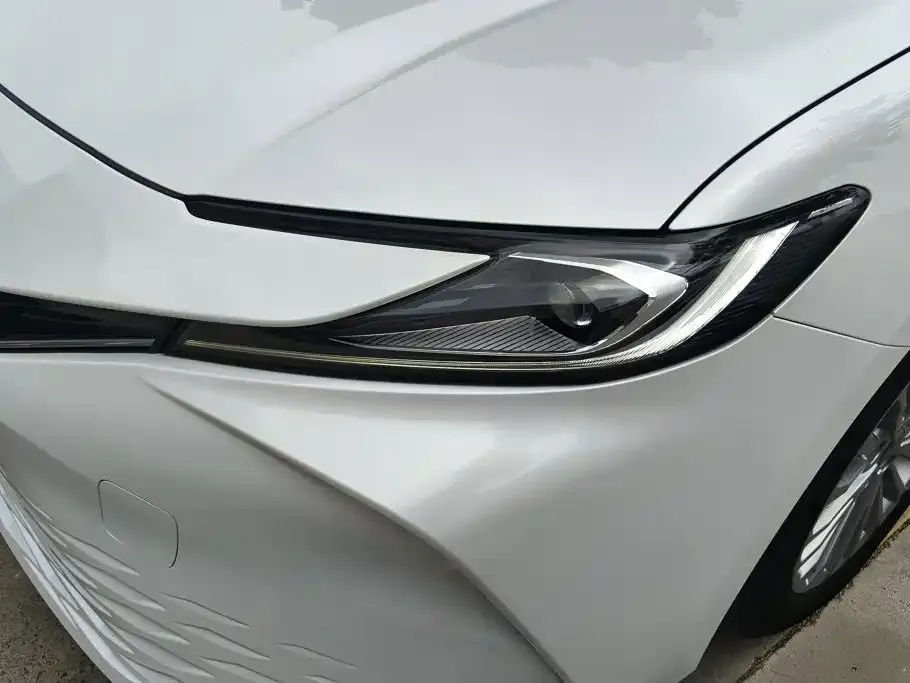 Toyota Camry — фото 2