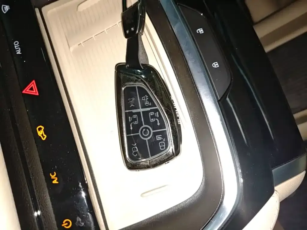 Buick GL8 Hybrid — фото 3