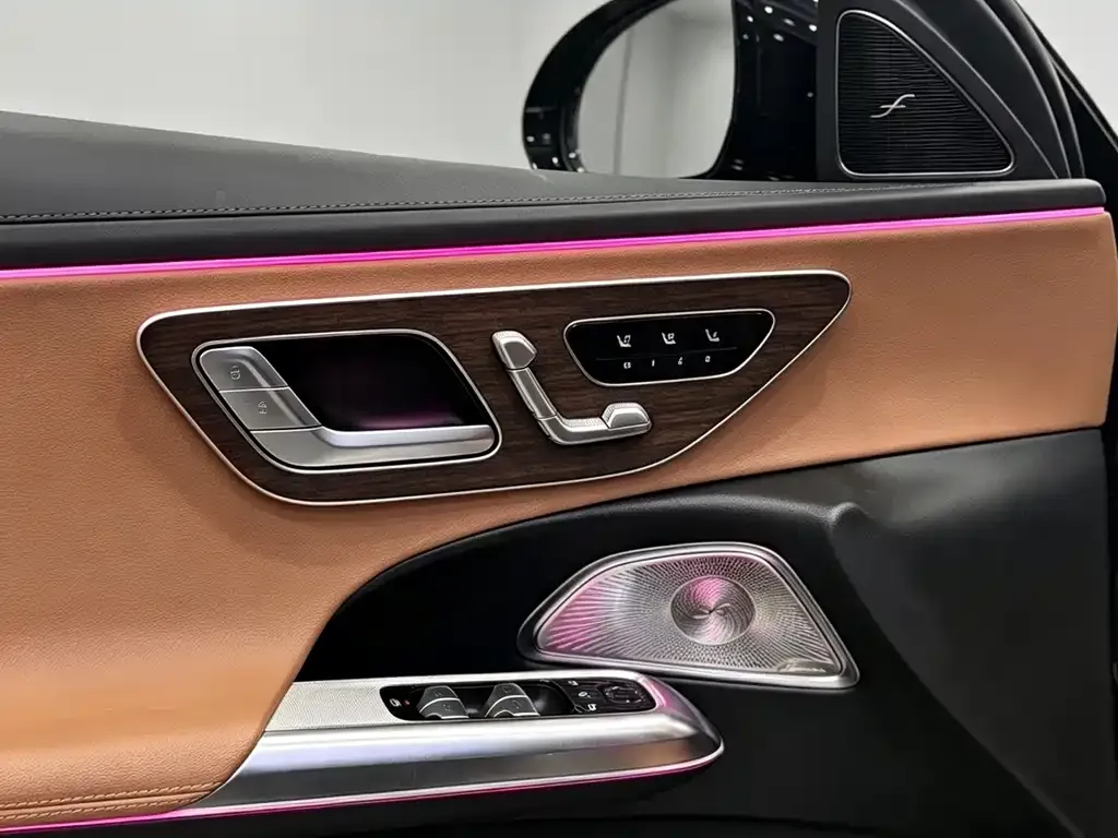 Mercedes-Benz E-Class — фото 10