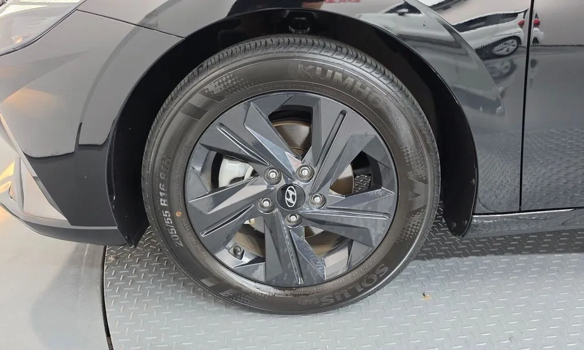 Hyundai AVANTE — фото 3