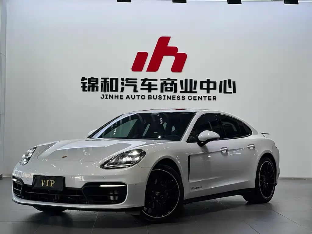 Porsche Panamera — фото 1