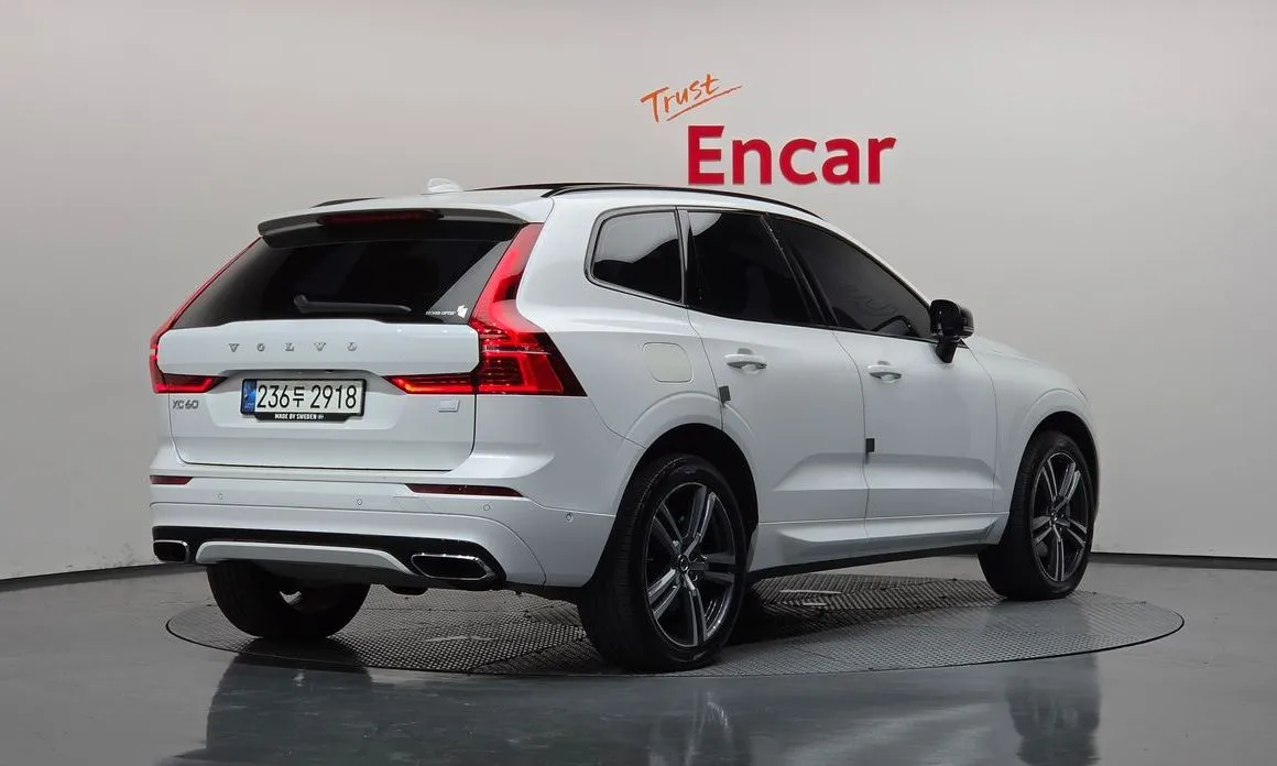 Volvo XC60 — фото 6