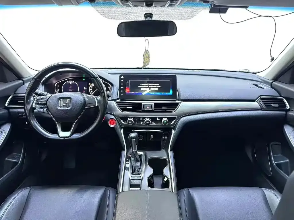 Honda Accord — фото 9