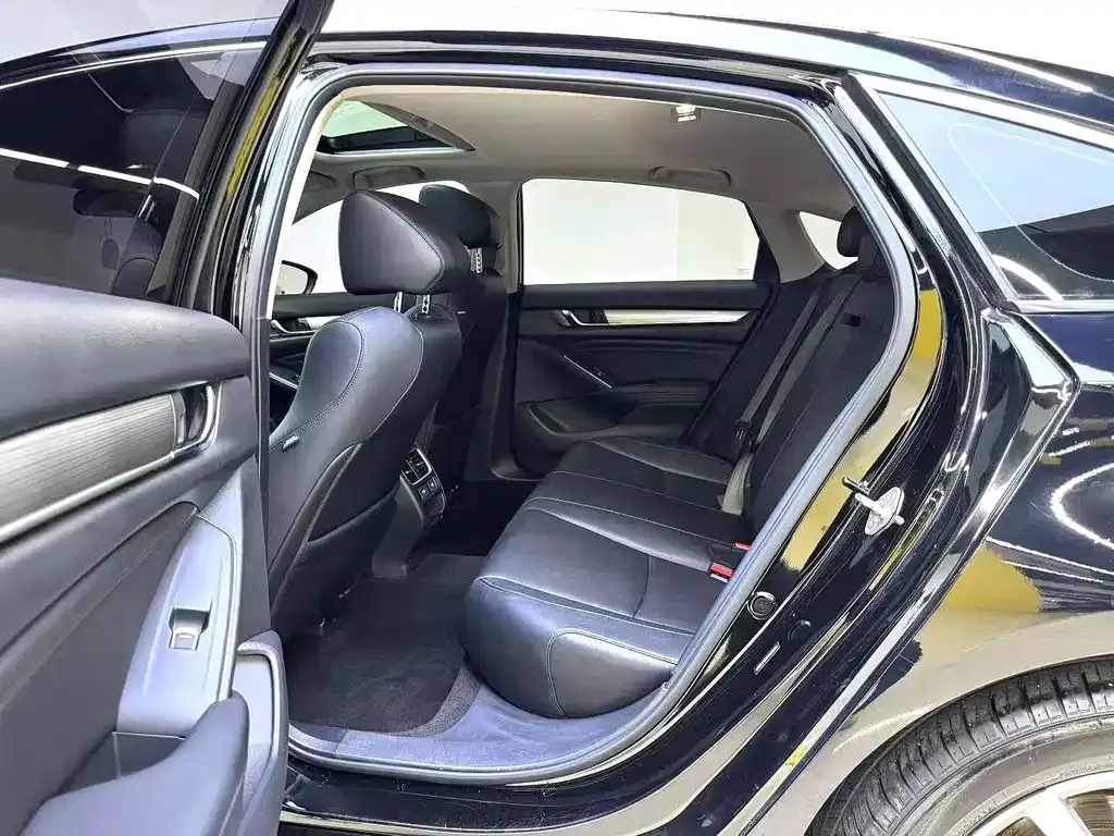 Honda Accord — фото 4